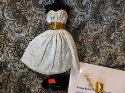 958 BARBIE DOLL PARTY DATE STRAPLESS DRESS GOLD GLITTER, BELT, PURSE, GLITTER MULES COMPLETE